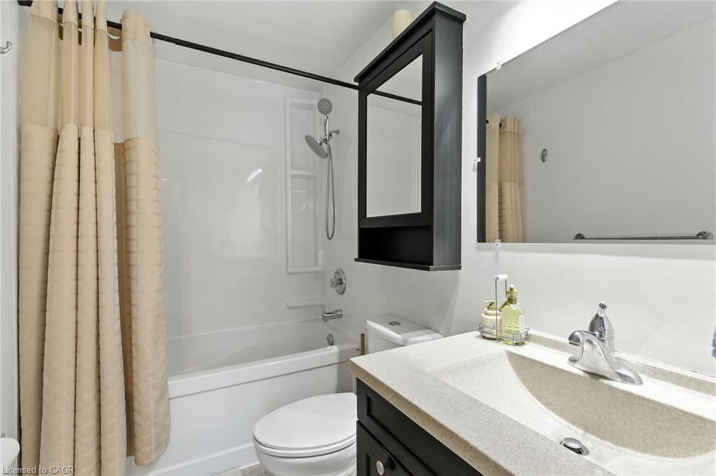 387 Franklin Road, Hamilton, ON - Indoor Photo Showing Bathroom