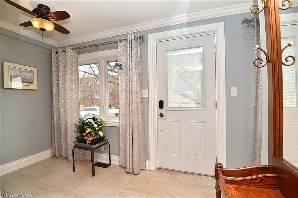 293 Fairfield Avenue, Hamilton, ON - Indoor Photo Showing Other Room