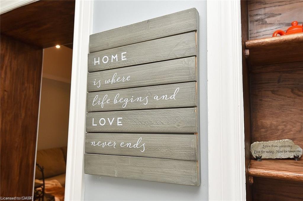 293 Fairfield Avenue, Hamilton, ON - Indoor Photo Showing Other Room