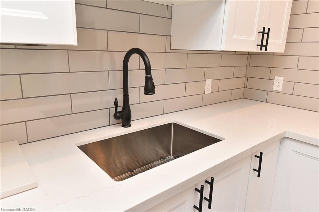 293 Fairfield Avenue, Hamilton, ON - Indoor Photo Showing Kitchen
