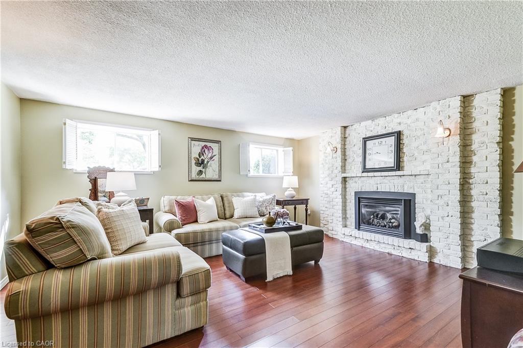 5203 Broughton Crescent, Burlington, ON - Indoor Photo Showing Living Room With Fireplace