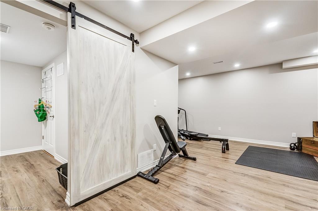 5203 Broughton Crescent, Burlington, ON - Indoor