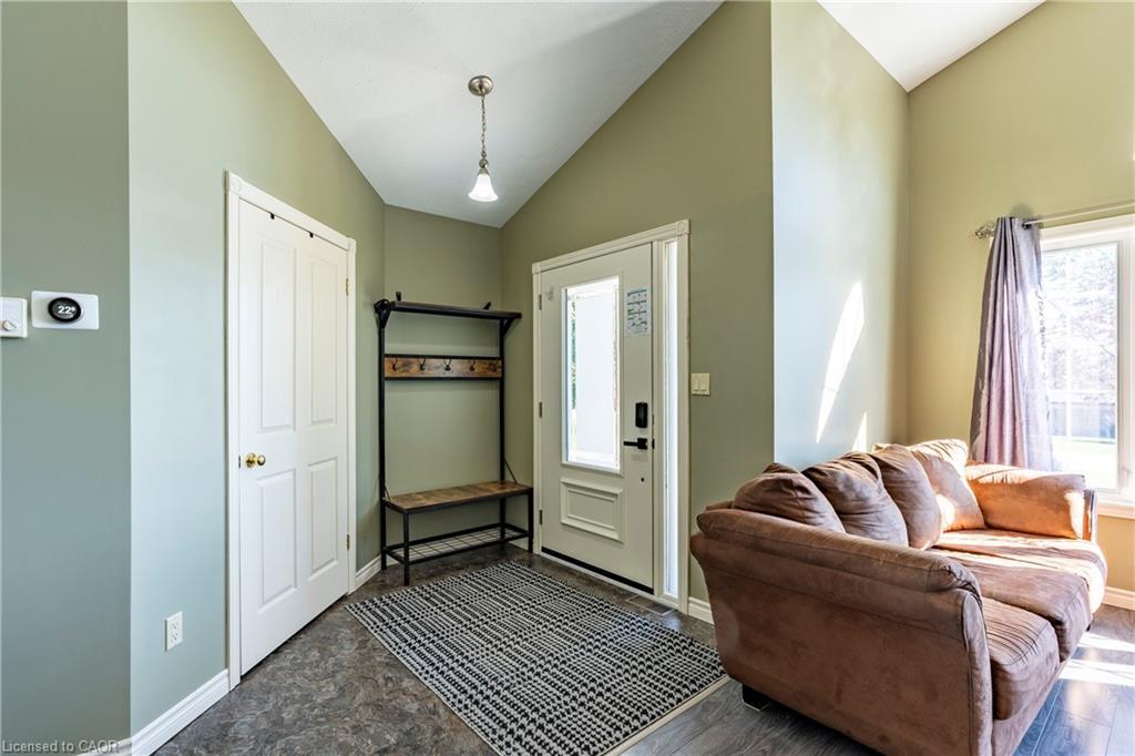 1093 Walker Street, Howick, ON - Indoor