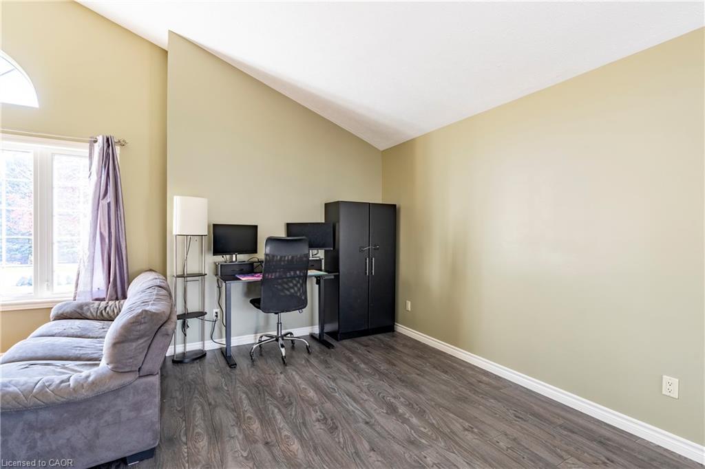 1093 Walker Street, Howick, ON - Indoor Photo Showing Office