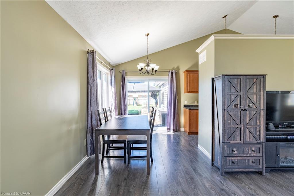 1093 Walker Street, Howick, ON - Indoor Photo Showing Other Room