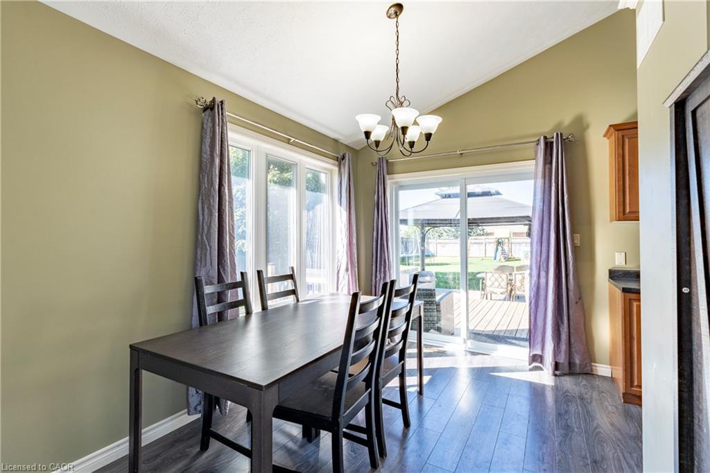 1093 Walker Street, Howick, ON - Indoor Photo Showing Dining Room