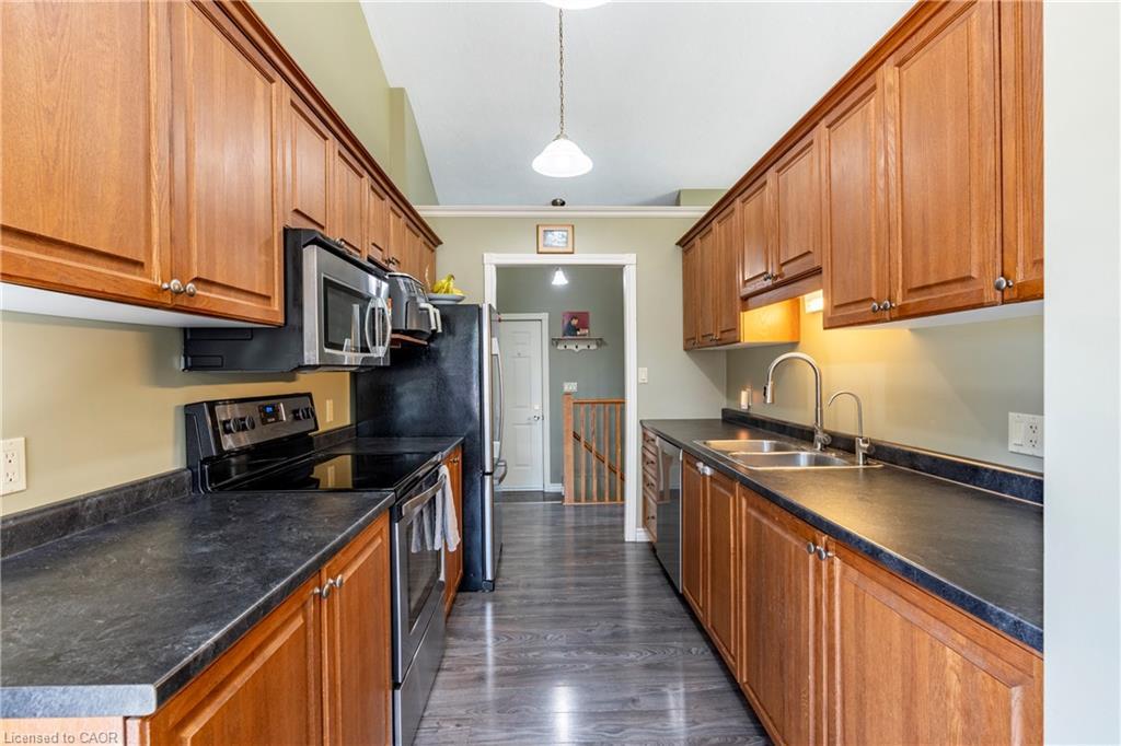 1093 Walker Street, Howick, ON - Indoor Photo Showing Kitchen With Double Sink