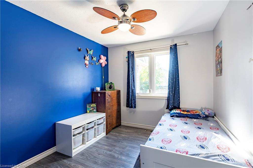 1093 Walker Street, Howick, ON - Indoor Photo Showing Bedroom
