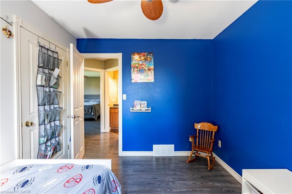 1093 Walker Street, Howick, ON - Indoor Photo Showing Other Room