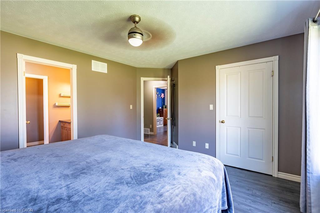 1093 Walker Street, Howick, ON - Indoor Photo Showing Bedroom