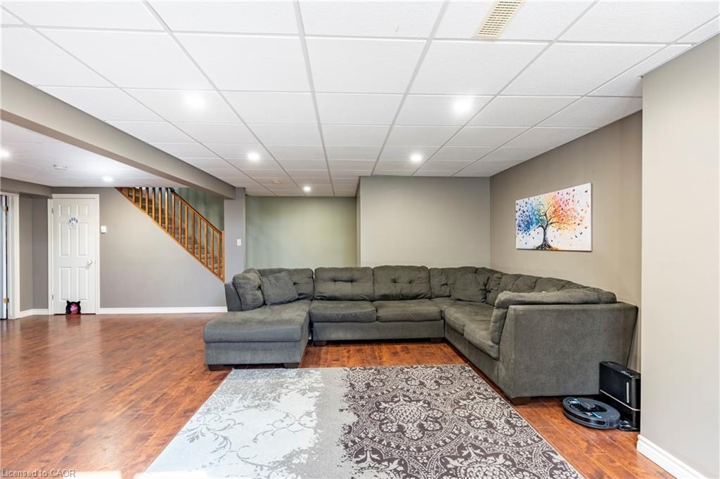 1093 Walker Street, Howick, ON - Indoor Photo Showing Basement