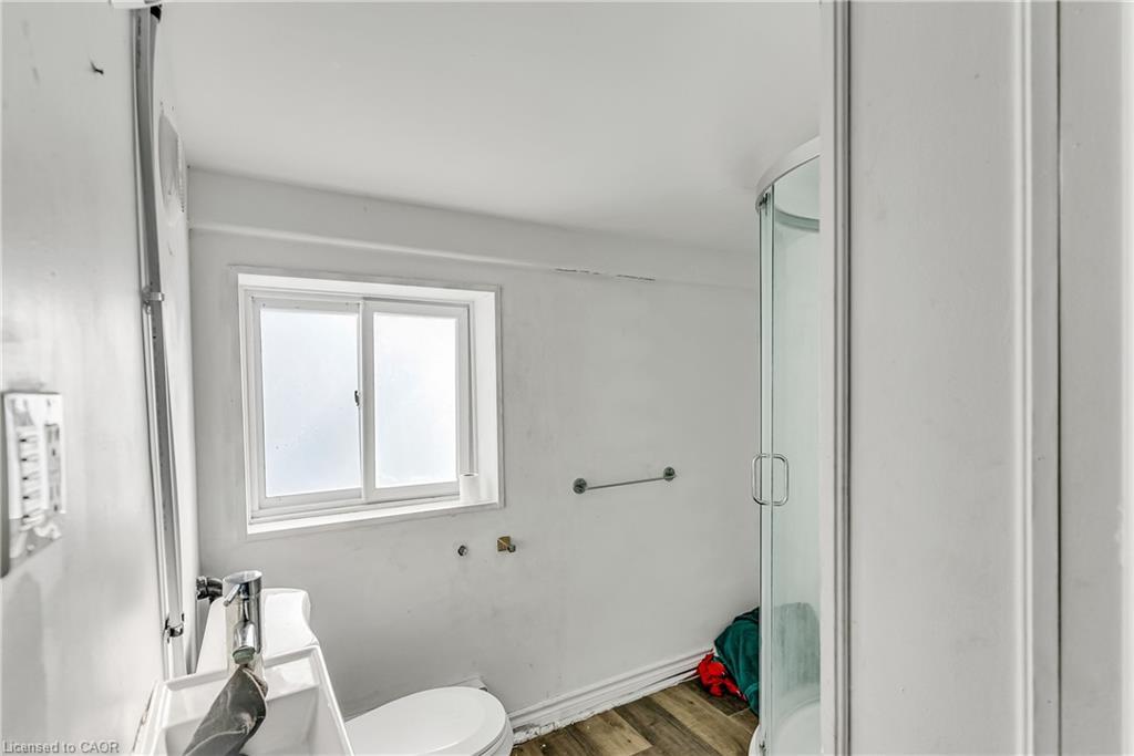 1304 -1306 King Street E, Cambridge, ON - Indoor Photo Showing Bathroom