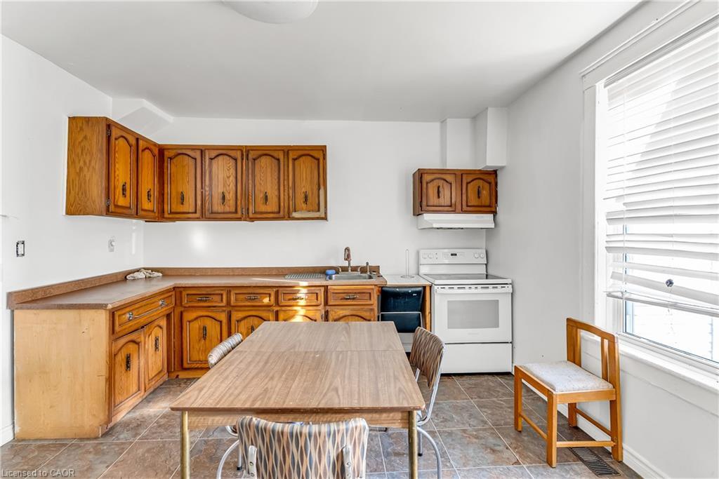 1304 -1306 King Street E, Cambridge, ON - Indoor Photo Showing Kitchen