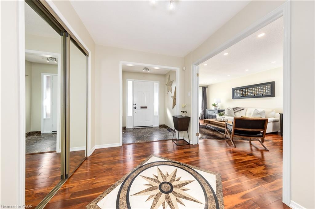 223 River Oaks Boulevard W, Oakville, ON - Indoor Photo Showing Other Room