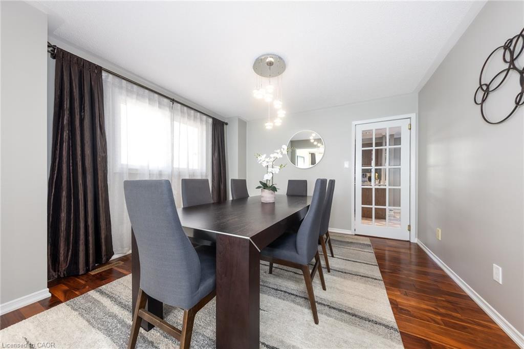 223 River Oaks Boulevard W, Oakville, ON - Indoor Photo Showing Dining Room