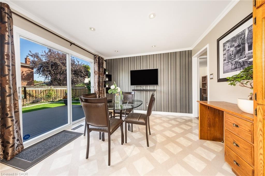 223 River Oaks Boulevard W, Oakville, ON - Indoor