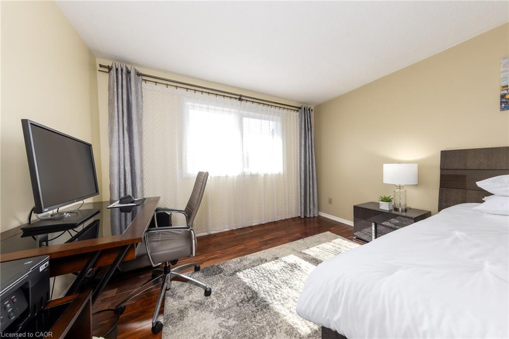 223 River Oaks Boulevard W, Oakville, ON - Indoor Photo Showing Bedroom