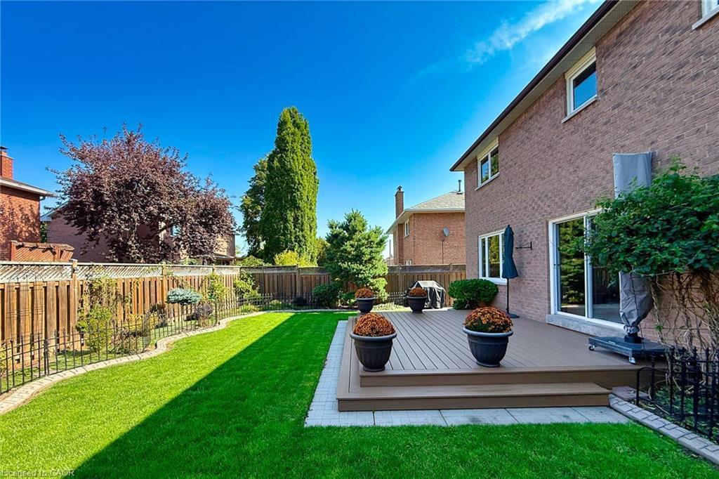 223 River Oaks Boulevard W, Oakville, ON - Outdoor