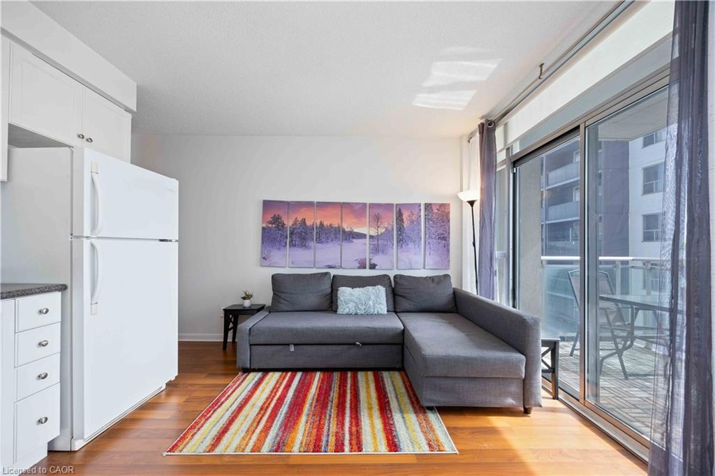 505-2464 Weston Road, Toronto, ON - Indoor Photo Showing Living Room
