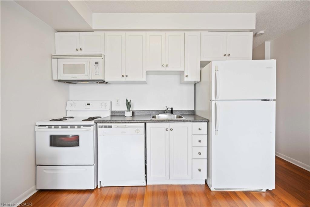 505-2464 Weston Road, Toronto, ON - Indoor Photo Showing Kitchen
