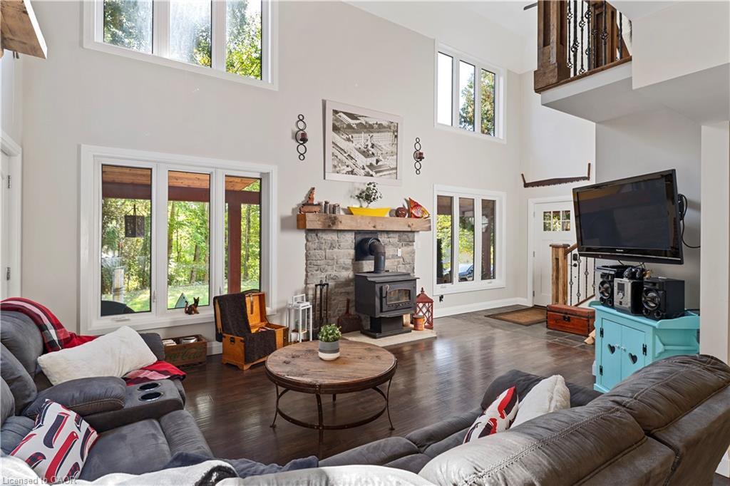 8 15Th Avenue, South Bruce Peninsula, ON - Indoor Photo Showing Living Room With Fireplace