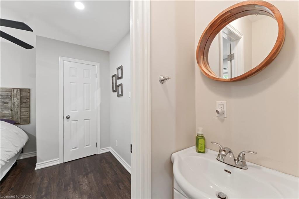 8 15Th Avenue, South Bruce Peninsula, ON - Indoor Photo Showing Bathroom