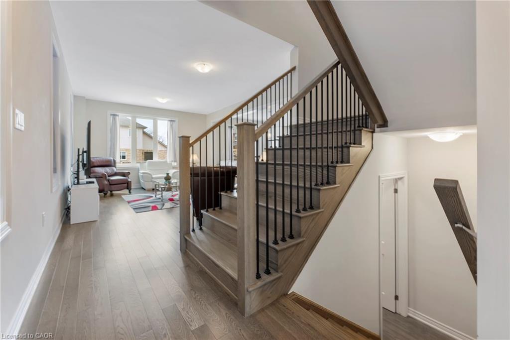 107 Starfire Crescent, Stoney Creek, ON - Indoor Photo Showing Other Room