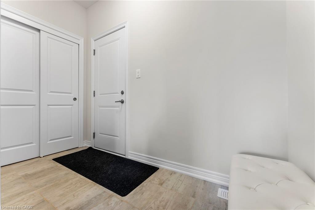 107 Starfire Crescent, Stoney Creek, ON - Indoor Photo Showing Other Room