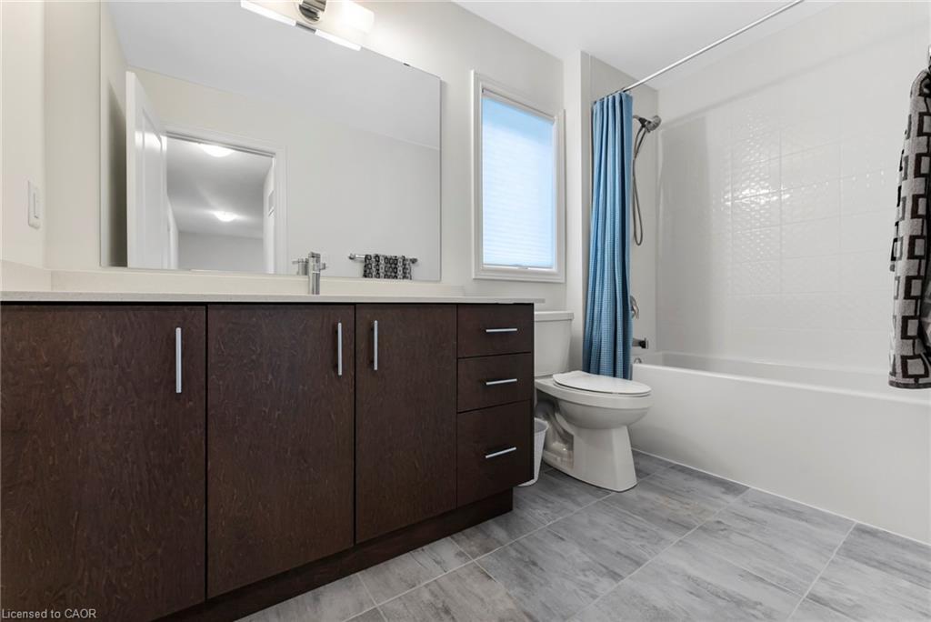 107 Starfire Crescent, Stoney Creek, ON - Indoor Photo Showing Bathroom