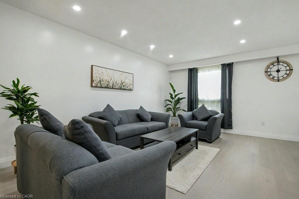 40 Tara Court, Hamilton, ON - Indoor