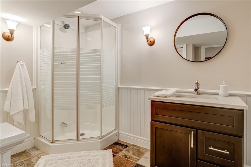 2047 Ardleigh Road, Oakville, ON - Indoor Photo Showing Bathroom