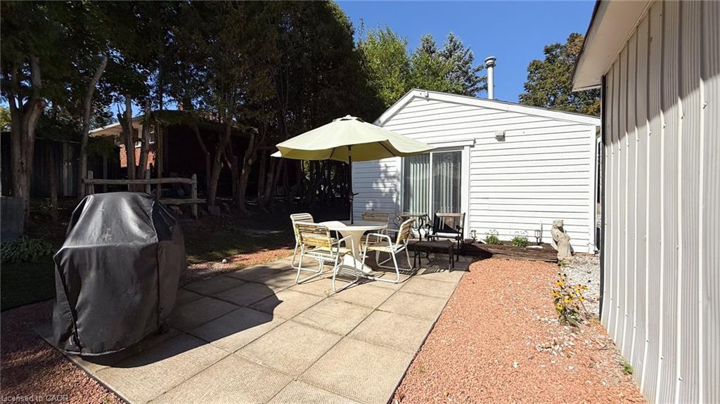 144 College Street W, Waterford, ON - Outdoor