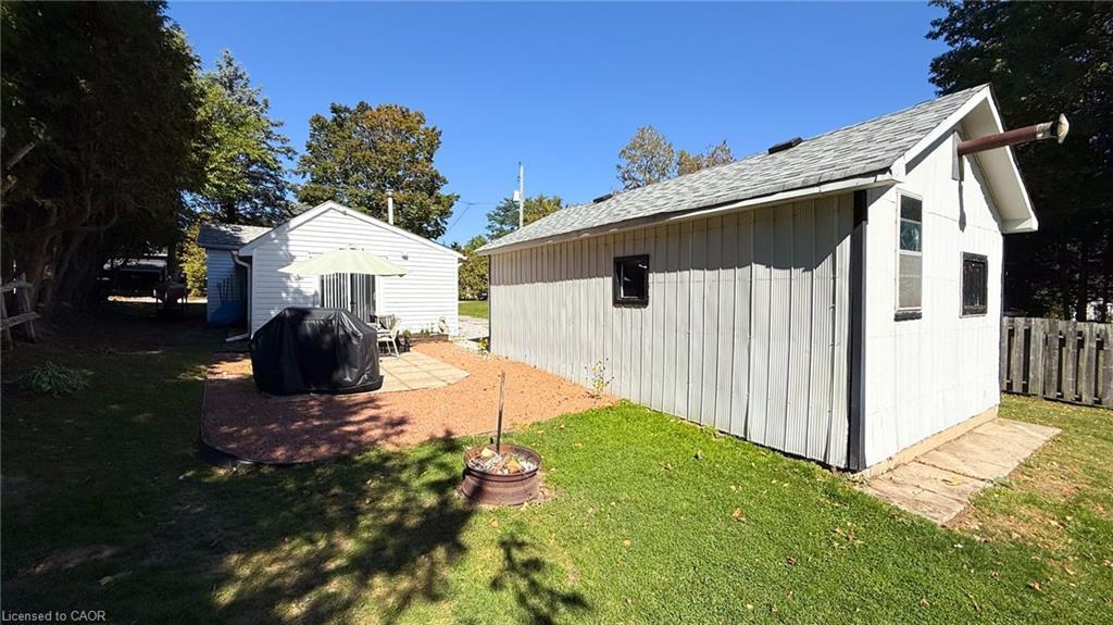 144 College Street W, Waterford, ON - Outdoor