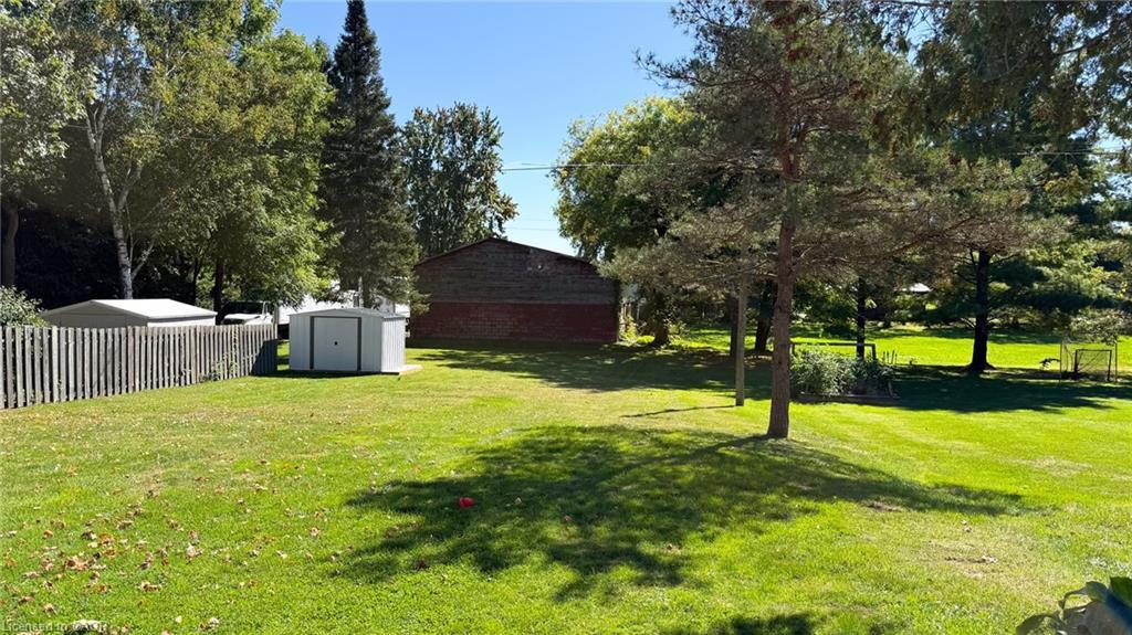 144 College Street W, Waterford, ON - Outdoor