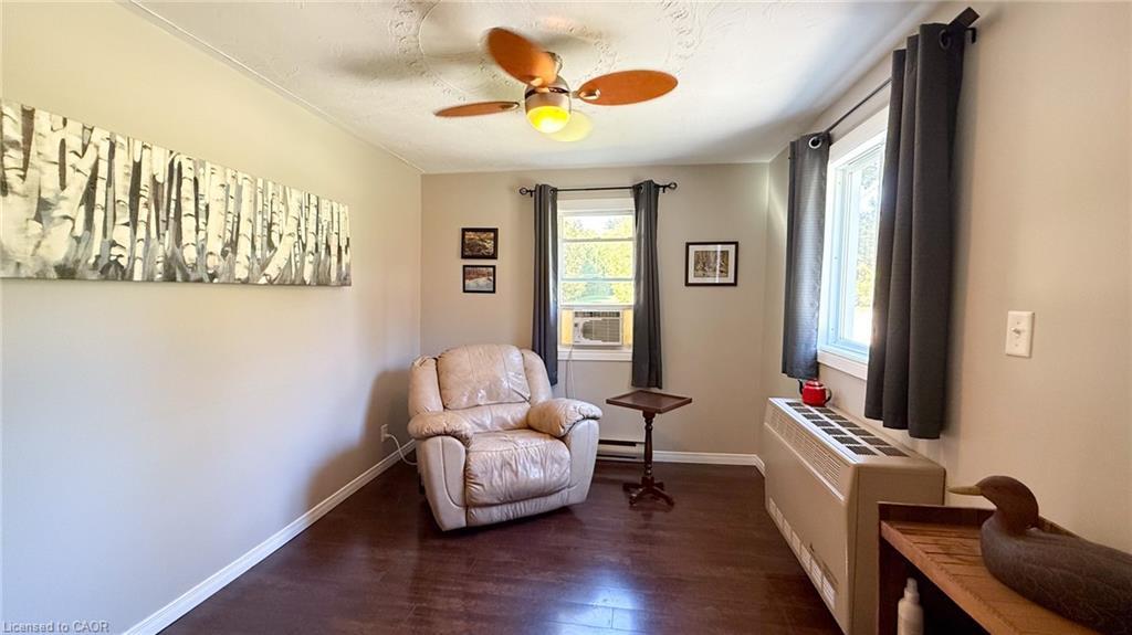 144 College Street W, Waterford, ON - Indoor