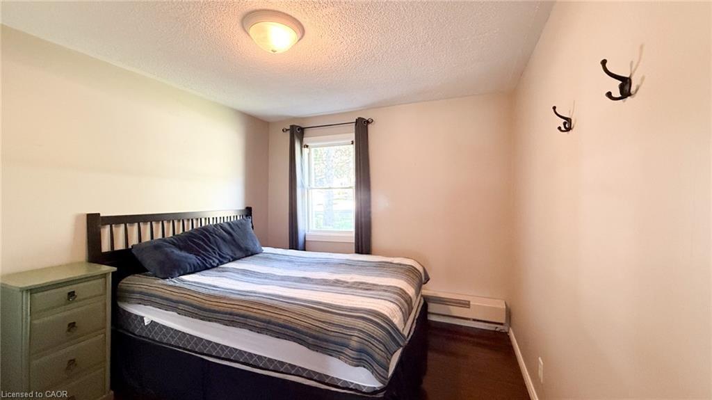 144 College Street W, Waterford, ON - Indoor Photo Showing Bedroom
