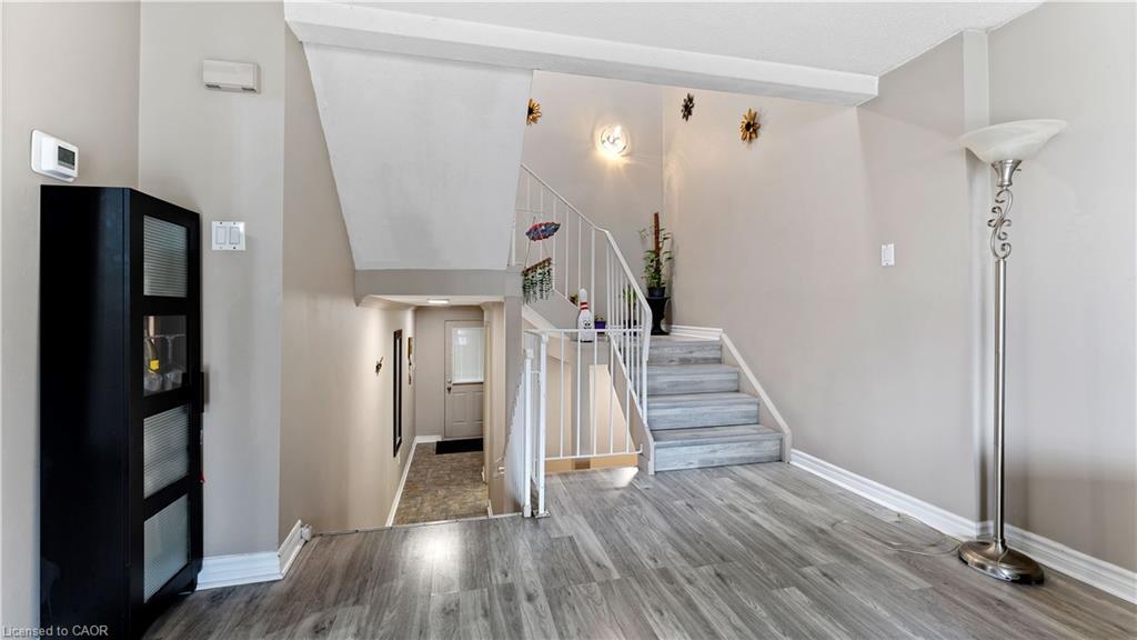 16-365 Pioneer Drive, Kitchener, ON - Indoor Photo Showing Other Room