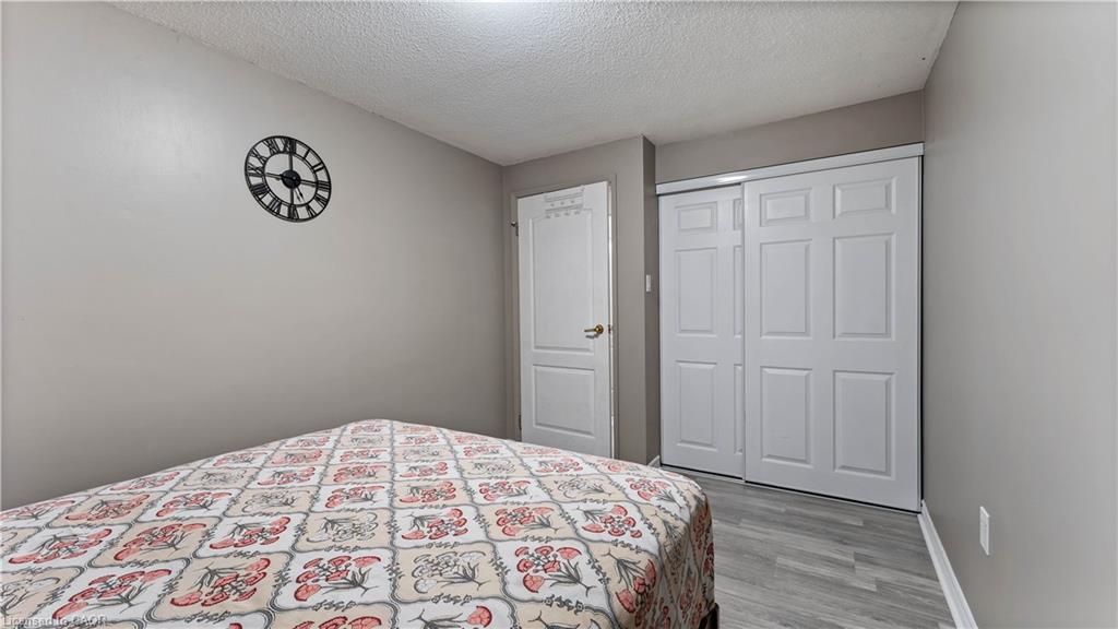 16-365 Pioneer Drive, Kitchener, ON - Indoor Photo Showing Bedroom