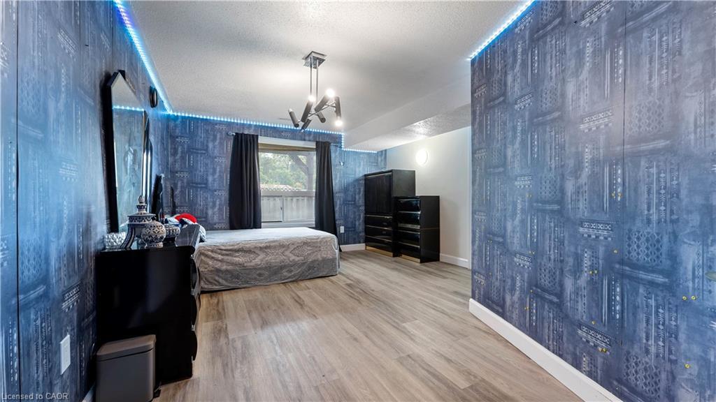 16-365 Pioneer Drive, Kitchener, ON - Indoor Photo Showing Bedroom
