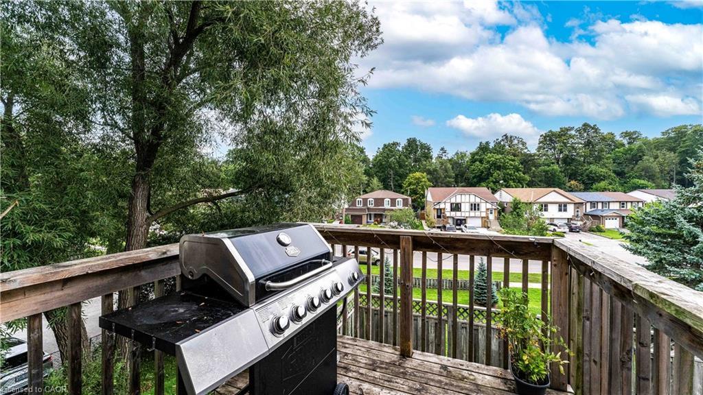 16-365 Pioneer Drive, Kitchener, ON - Outdoor