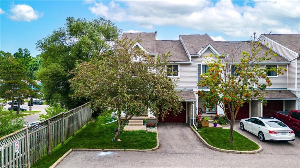 16-365 Pioneer Drive, Kitchener, ON - Outdoor