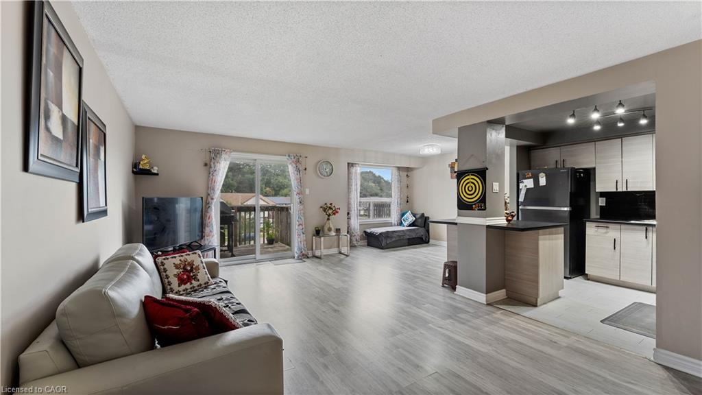 16-365 Pioneer Drive, Kitchener, ON - Indoor