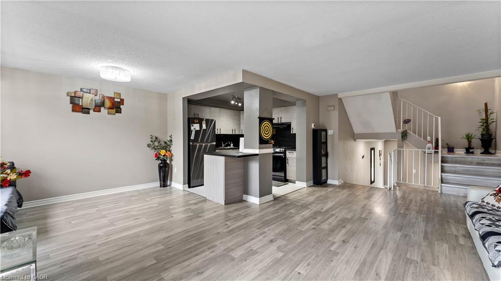 16-365 Pioneer Drive, Kitchener, ON - Indoor