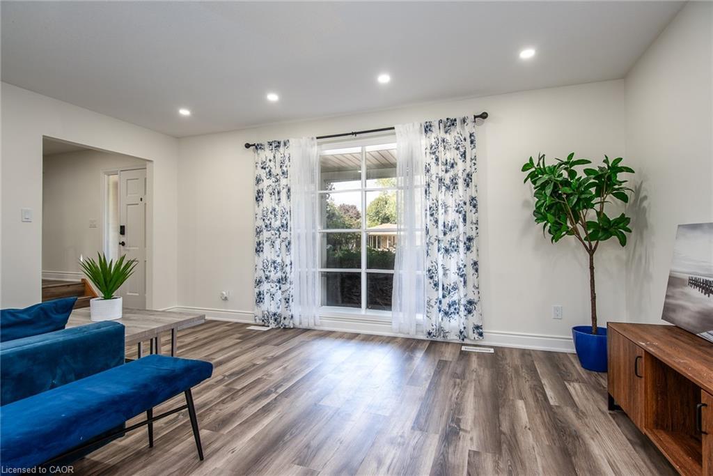 389 Dunvegan Drive, Waterloo, ON - Indoor