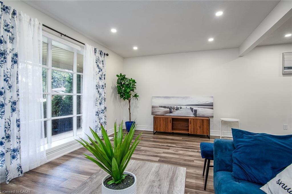 389 Dunvegan Drive, Waterloo, ON - Indoor Photo Showing Other Room