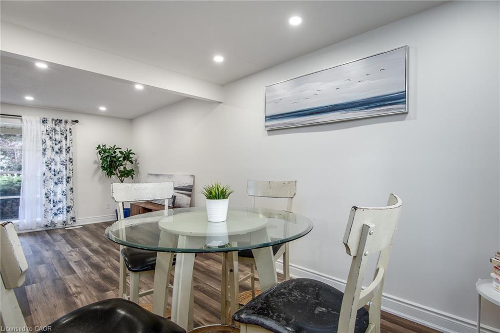 389 Dunvegan Drive, Waterloo, ON - Indoor Photo Showing Dining Room