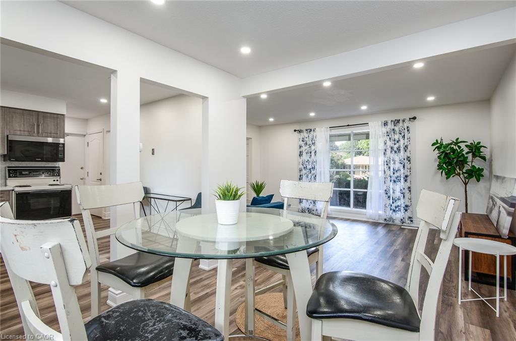 389 Dunvegan Drive, Waterloo, ON - Indoor Photo Showing Dining Room