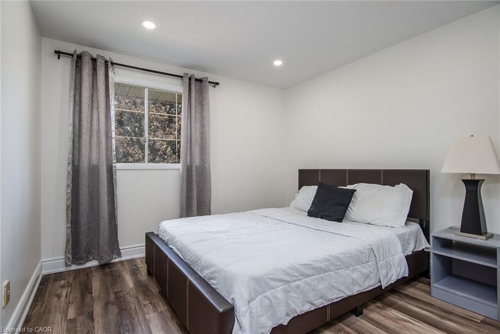 389 Dunvegan Drive, Waterloo, ON - Indoor Photo Showing Bedroom