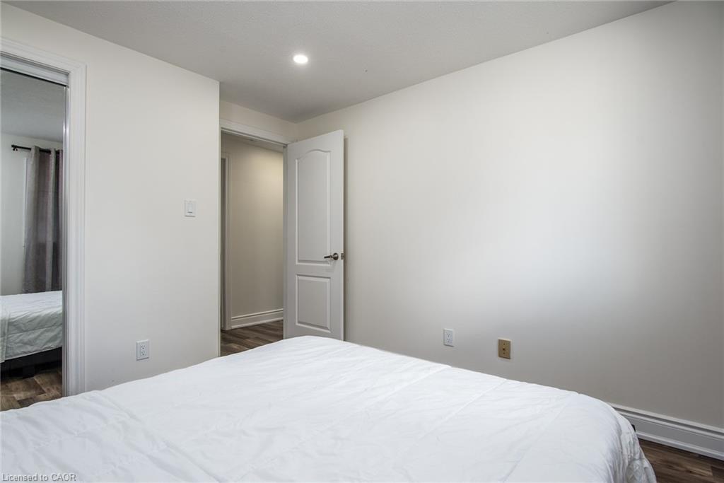 389 Dunvegan Drive, Waterloo, ON - Indoor Photo Showing Bedroom