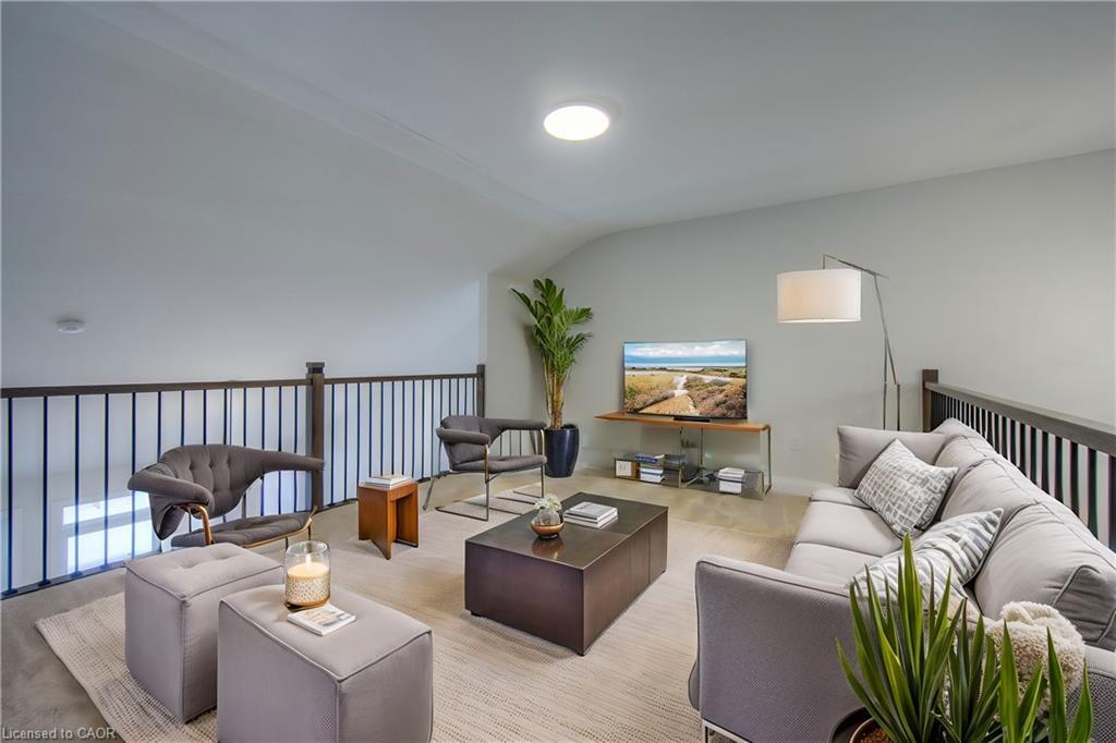1-264 Blair Road, Cambridge, ON - Indoor Photo Showing Living Room
